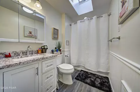 Bath - 103 E Beaver Dam Rd, Tafton, PA 18464 photo 1 of 4