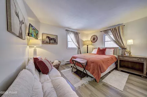 Bedroom - 103 E Beaver Dam Rd, Tafton, PA 18464 photo 1 of 9