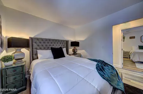 Bedroom - 103 E Beaver Dam Rd, Tafton, PA 18464 photo 8 of 9