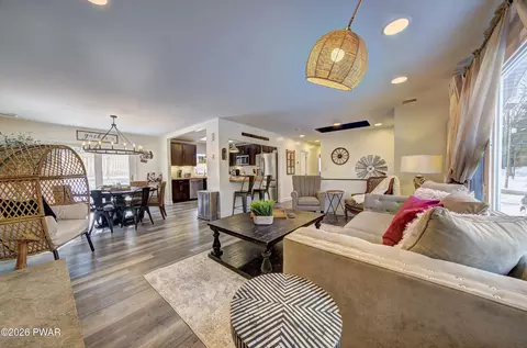 Living - 103 E Beaver Dam Rd, Tafton, PA 18464 photo 2 of 5