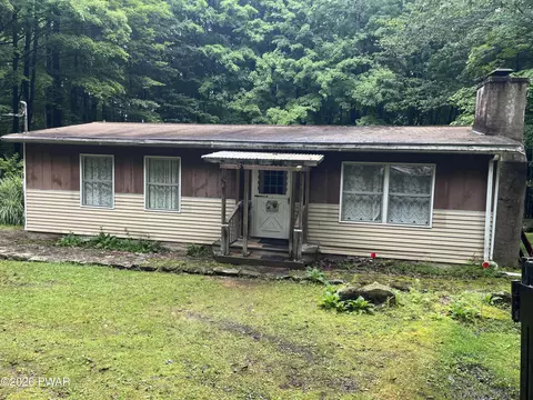 54 Tiffany Rd, Hawley, PA 18428