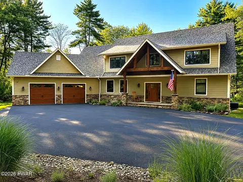 159 Calico Point Dr, Paupack, PA 18451
