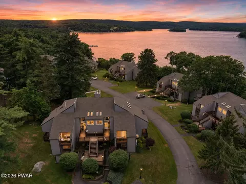 111 Green Cir, Paupack, PA 18451