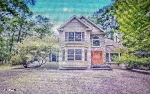 121 Cedar Ln, Canadensis, PA 18325