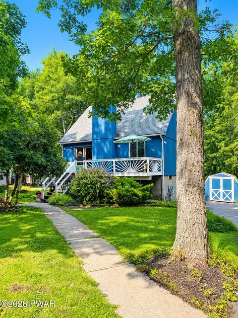 117 Park Ridge Dr, Milford, PA 18337