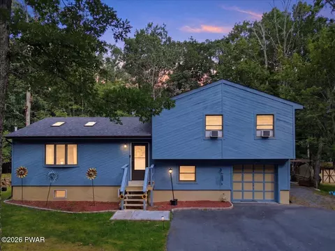 235 Oak Hill Rd, Hawley, PA 18428