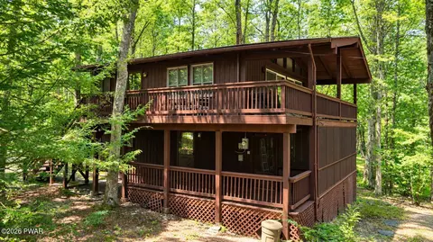 131 Basswood Dr, Lords Valley, PA 18428