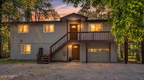 19 Conservancy Ct, Gouldsboro, PA 18424