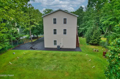 Exterior - 187 Skyview Rd, Dingmans Ferry, PA 18328 photo 3 of 7