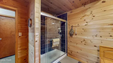 Bath - 187 Skyview Rd, Dingmans Ferry, PA 18328 photo 3 of 3