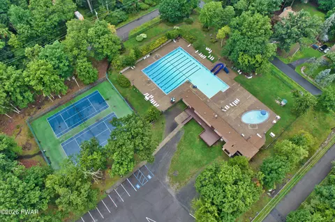 Exterior - 187 Skyview Rd, Dingmans Ferry, PA 18328 photo 4 of 7