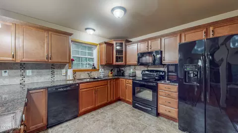 Kitchen - 187 Skyview Rd, Dingmans Ferry, PA 18328 photo 2 of 3