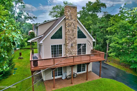 Exterior - 187 Skyview Rd, Dingmans Ferry, PA 18328 photo 2 of 7