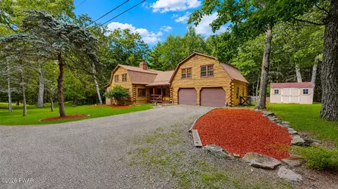 112 Pawnee Rd, Shohola, PA 18458