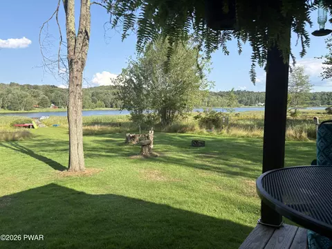 122 Lakeside Ave, Honesdale, PA 18431