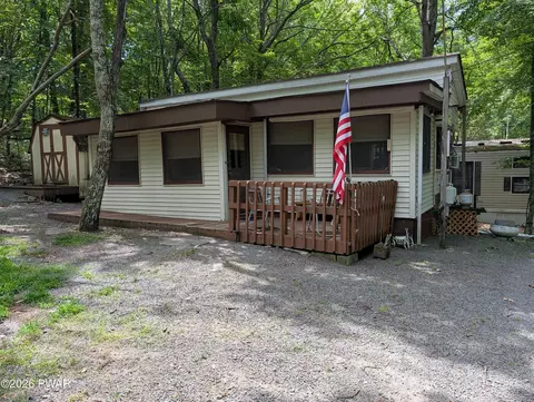 129 Beaver Ln, Shohola, PA 18458