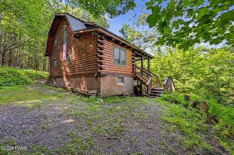 108 Uppercrest Rd, Greentown, PA 18426