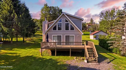 965 Westwood Dr, Lake Ariel, PA 18436