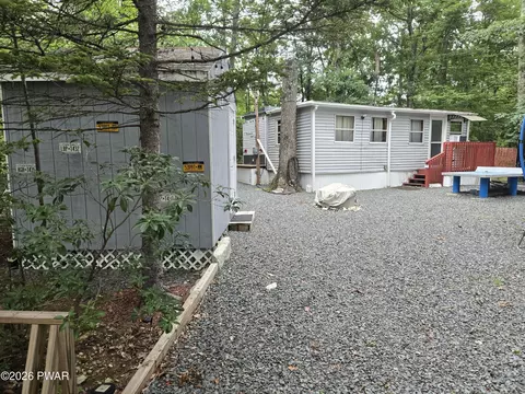 222 Tribes Dr, Shohola, PA 18458