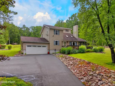 124 Blackberry Dr, Milford, PA 18337