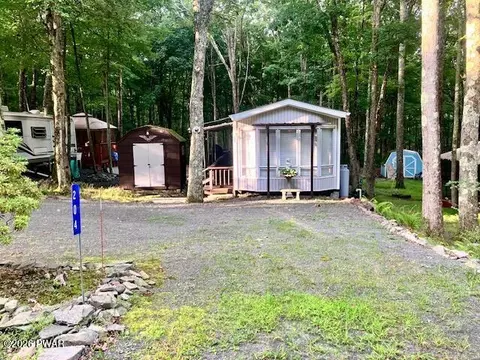 204 Big Bass Dr, Milford, PA 18337