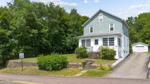 32 Reservoir St, Simpson, PA 18407
