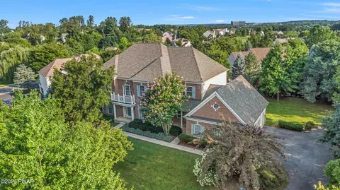 6572 Sauerkraut Ln, Macungie, PA 18062