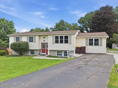 33 Beechwood Dr, Honesdale, PA 18431