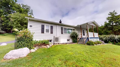 171 Bluestone Blvd, Matamoras, PA 18336