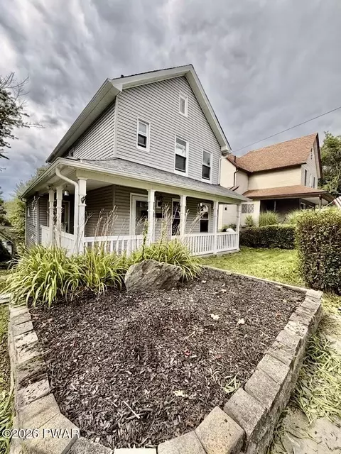 53 Grove St, Carbondale, PA 18407