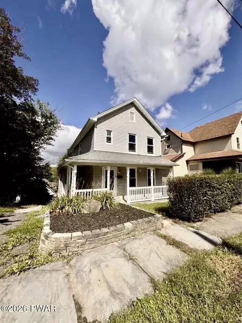 53 Grove St, Carbondale, PA 18407