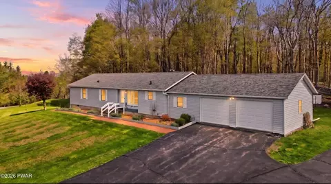 92 Dennis Rd, Honesdale, PA 18431