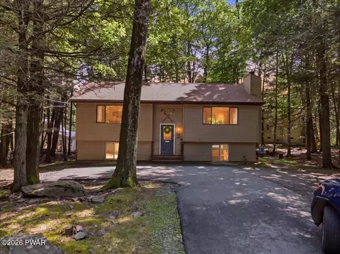996 Goose Pond Rd, Lake Ariel, PA 18436