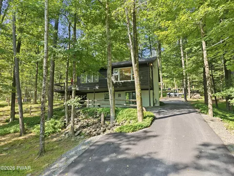 112 N Maple Ln, Greentown, PA 18426