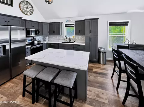 Kitchen - 456 Apache Dr, Shickshinny, PA 18655 photo 4 of 5