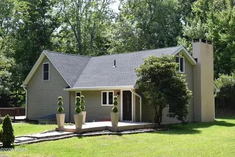 241 Rt 590, Greeley, PA 18425