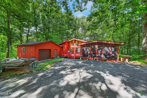 505 Maple Rdg, Hawley, PA 18428