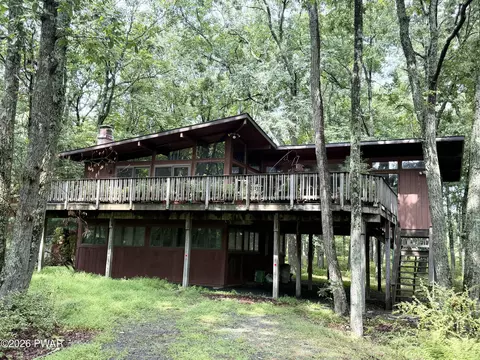 112 Highland Dr, Lords Valley, PA 18428