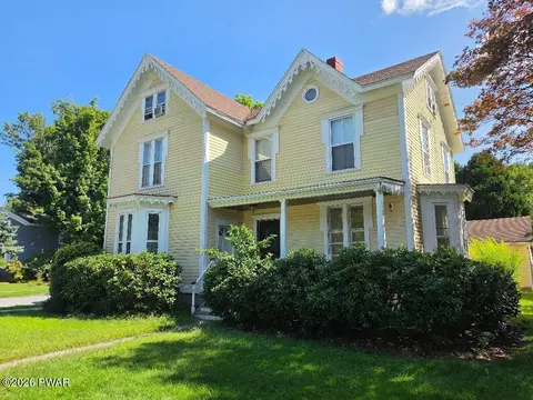 1423 N Main St, Honesdale, PA 18431