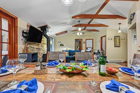 Dining - 135 Outer Dr, Dingmans Ferry, PA 18328 photo 4 of 8