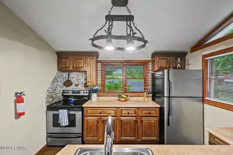 Kitchen - 135 Outer Dr, Dingmans Ferry, PA 18328 photo 3 of 7