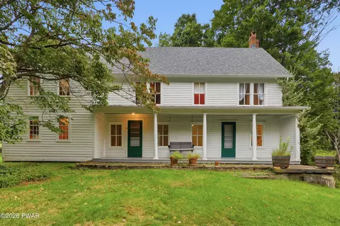 350 Stock Farm Rd, Lake Ariel, PA 18436