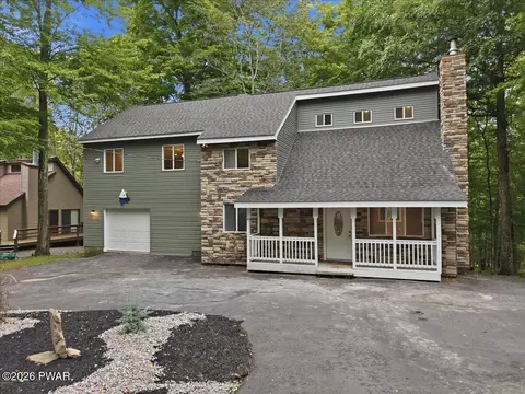 1012 Fawnhill Ct, Lake Ariel, PA 18436