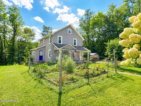 612 Old Willow Ave, Honesdale, PA 18431
