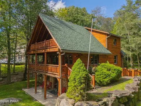1011 G Pl, Gouldsboro, PA 18424