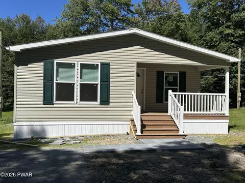113 Rustic Rd, Greentown, PA 18426