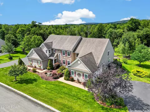 103 Birchwood Ln, Jefferson Township, PA 18436