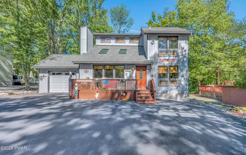 221 S Fairway Dr, Lake Ariel, PA 18436