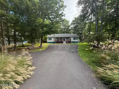 1008 Long Lake Rd, Tamiment, PA 18371