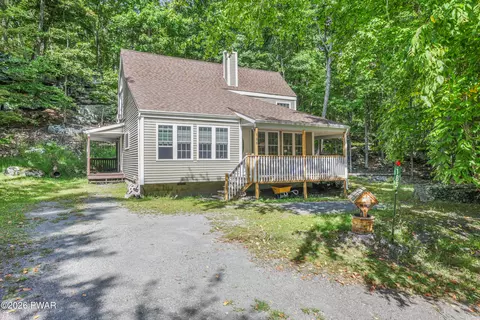 185 Falling Waters Blvd, Lackawaxen, PA 18435
